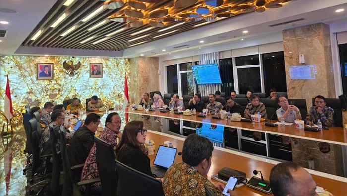 Rapat Penyiapan Legalitas Perubahan Proporsi KPR FLPP Kementerian Perumahan dan Kawasan Permukiman bareng  Kepala Badan Pengawasan Keuangan dan Pembangunan