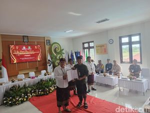 KPU Tetapkan Bang-Ipat Jadi Bupati-Wakil Bupati Jembrana Terpilih 2025-2030 KPU Tetapkan Bang-Ipat Jadi Bupati-Wakil Bupati Jembrana Terpilih 2025-2030