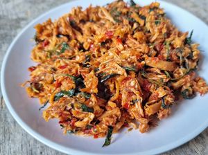 Resep Ayam Suwir Pedas Kemangi yang Pedas Gurihnya Mantap Resep Ayam Suwir Pedas Kemangi yang Pedas Gurihnya Mantap