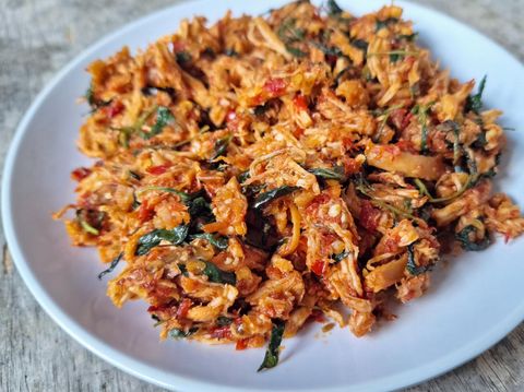Resep Ayam Suwir Pedas Kemangi