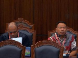 Vicky Prasetyo Ditegur Usai Telat ke Sidang MK: Dari Bekasi 3 Jam, Yang Mulia