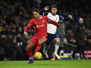 Van Dijk Tak Sabar Balas Tottenham di Anfield Van Dijk Tak Sabar Balas Tottenham di Anfield