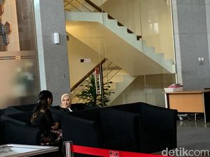 KPK Periksa Nicke Widyawati Terkait Kasus Pengadaan LNG KPK Periksa Nicke Widyawati Terkait Kasus Pengadaan LNG