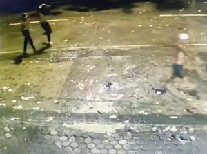 Video Geng Motor Serang Warkop Lalu Nyolong Gitar di Makassar Video Geng Motor Serang Warkop Lalu Nyolong Gitar di Makassar