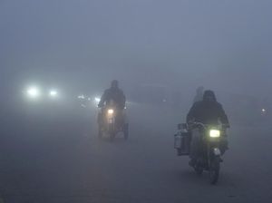 Kabut Tebal Bikin Jarak Pandang Terbatas di Pakistan