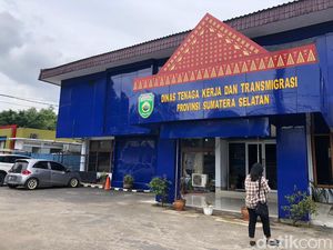 Sekda Sumsel Jadi Plt Kadisnakertrans Usai Kadisnya Kena OTT Sekda Sumsel Jadi Plt Kadisnakertrans Usai Kadisnya Kena OTT