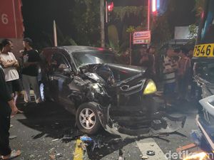 Sugeng Rahayu Vs Xenia di Simpang Toyan, Polisi: Sama-sama Terobos Bangjo