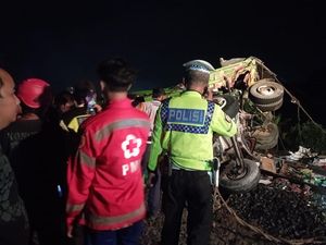 Laka Sancaka Vs Truk di Masaran Sragen, Perjalanan 5 KA Terlambat Laka Sancaka Vs Truk di Masaran Sragen, Perjalanan 5 KA Terlambat