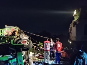 Laka KA Sancaka Vs Truk di Masaran Sragen, Sopir Luka Berat