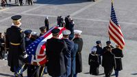 Momen Jenazah Jimmy Carter Dibawa Keluar Gedung Capitol