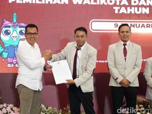 Nurochman-Heli Suyanto Ditetapkan Jadi Wali Kota Batu Terpilih Nurochman-Heli Suyanto Ditetapkan Jadi Wali Kota Batu Terpilih