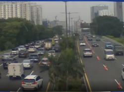 Lalin Tol Dalam Kota Padat di Sejumlah Titik Pagi Ini