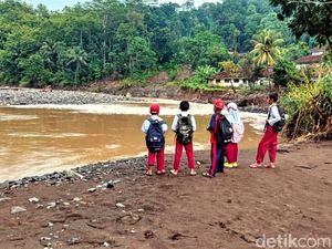 Keresahan Usai Hancurnya Jembatan Gantung di Simpenan Sukabumi