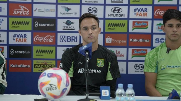 Pelatih Persebaya Paul Munster