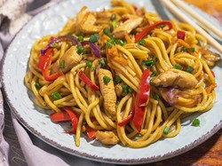 Resep Bakmi Goreng Ayam Bumbu Klasik yang Bikin Ketagihan