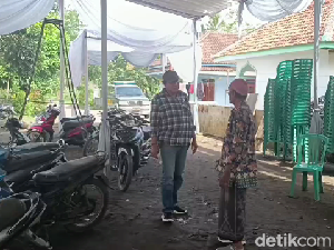 Video: Detik-detik Seniman Jaran Kencak di Lumajang Meninggal saat Pertunjukan Video: Detik-detik Seniman Jaran Kencak di Lumajang Meninggal saat Pertunjukan