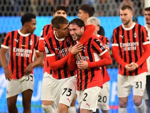 Milan Lupakan Sukses Piala Super Italia, Kini Fokus Kejar 4 Besar Milan Lupakan Sukses Piala Super Italia, Kini Fokus Kejar 4 Besar