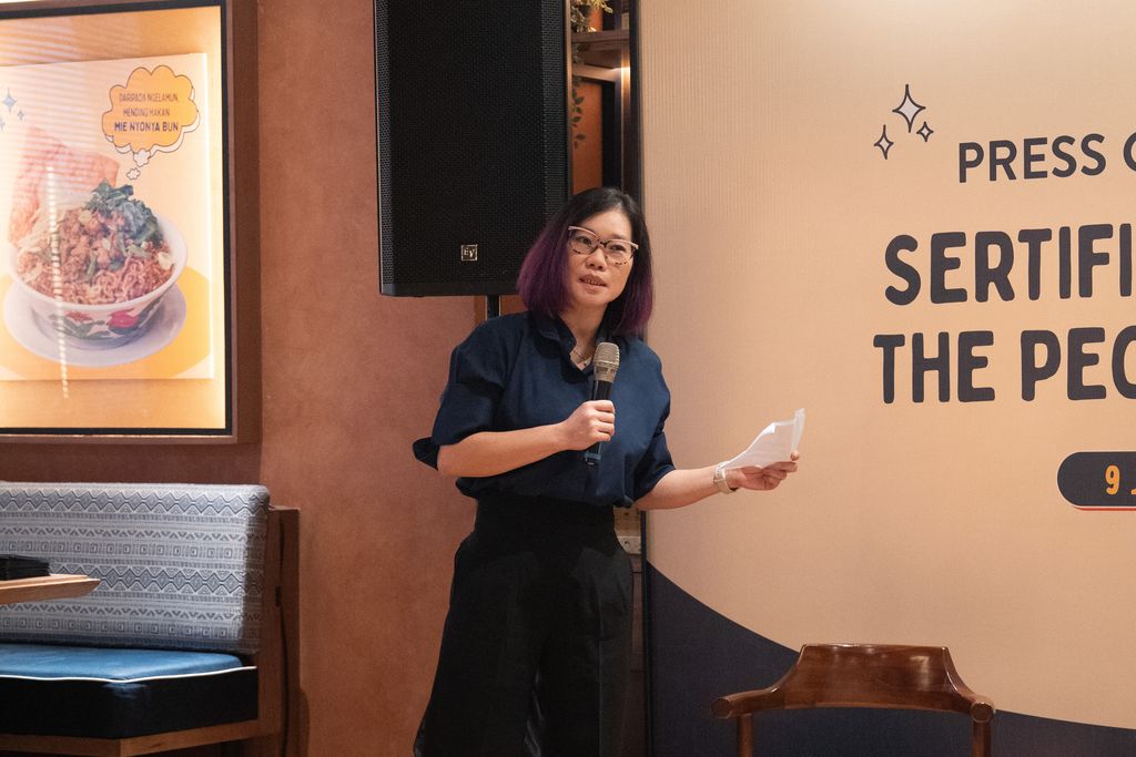 The People's Cafe sertifikasi halal