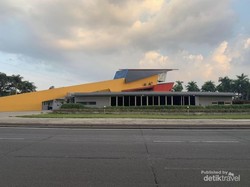 Lihat Jam Matahari di Puspa Iptek Sundial Bandung