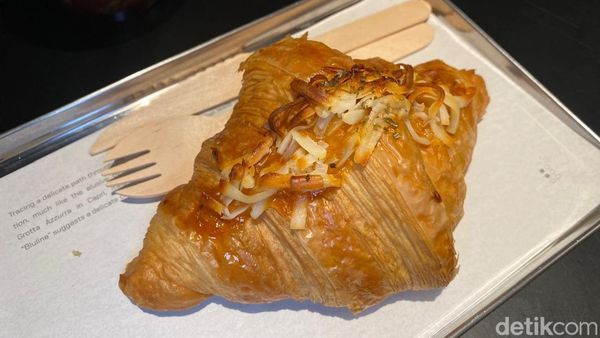 Di Kafe Dalam Gua Bisa Cicip Americano Muscat hingga Truffle Croissant