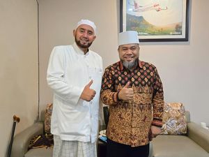Helmi Hasan Bertemu Al Habib Syech di Bandara: Doakan Bengkulu Selalu Bahagia