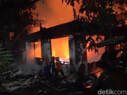 Polisi Usut Penyebab Kebakaran di Dinas Pendidikan Makassar, TKP Disterilkan