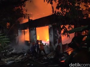 Misteri Penyebab Kebakaran Kantor Disdik Makassar Misteri Penyebab Kebakaran Kantor Disdik Makassar