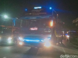 Video Bus Sugeng Rahayu Diserang Suporter PSS Sleman