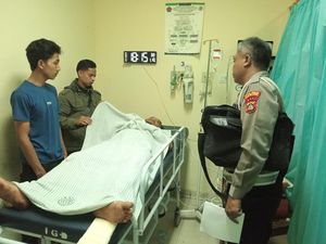 Truk Hantam Rumah Warga di Gitgit Buleleng, 3 Orang Luka-luka Truk Hantam Rumah Warga di Gitgit Buleleng, 3 Orang Luka-luka