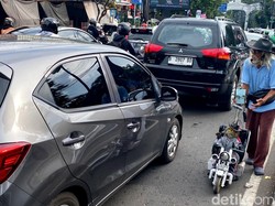 Cerita Muchtar Raup Cuan di Hari Tua dengan Bermain Boneka