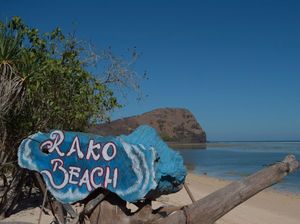Pesona Pantai Rako, Surga bagi Peselancar di Flores Timur Pesona Pantai Rako, Surga bagi Peselancar di Flores Timur