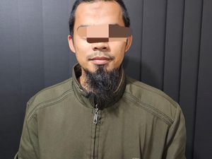 Pria di Batam Diduga Tipu Jemaah Umrah Ratusan Juta, Pelaku Ditangkap