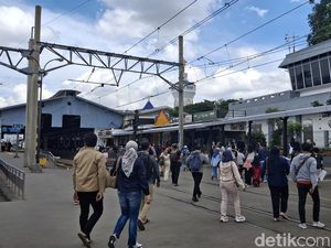Jawab Keluhan Penumpang, KAI Bahas Pemasangan Kanopi di Peron Stasiun Bogor Jawab Keluhan Penumpang, KAI Bahas Pemasangan Kanopi di Peron Stasiun Bogor