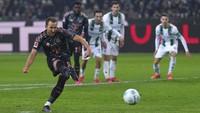 3. Harry Kane - Bayern Munich: 17 gol x koefisien 2 = 34 poin. Foto: Getty Images/Pau Barrena