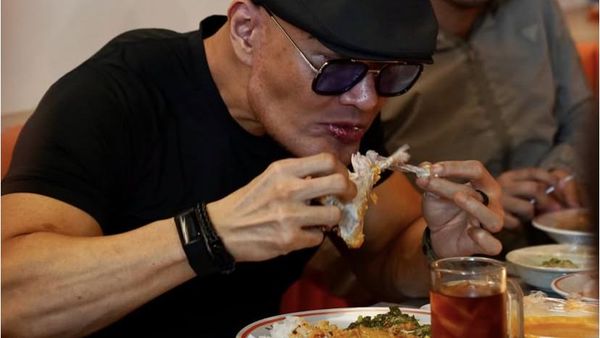 Deddy Corbuzier Buka Restoran Padang Kekinian, Diresmikan Meriah