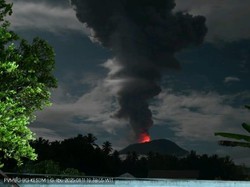 Gunung Ibu Halmahera Barat Erupsi, Warga Diimbau Jauhi Radius 5,5 Km