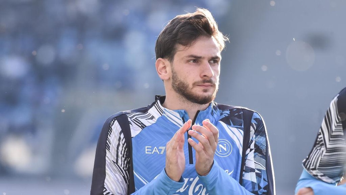 Khvicha Kvaratskhelia minta Napoli menjualnya (Getty Images/Ivan Romano)