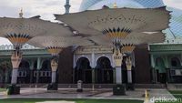 Berkunjung ke Masjid Berkubah Megah di Kota Tangerang