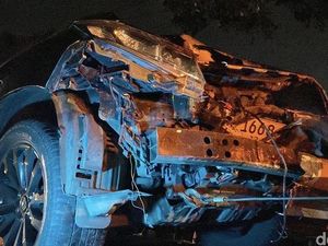 Setwapres Tegaskan Stiker Institusi di Land Cruiser Maut Sukabumi Tak Resmi Setwapres Tegaskan Stiker Institusi di Land Cruiser Maut Sukabumi Tak Resmi