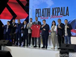 Profil Tim Super di Belakang Patrick Kluivert