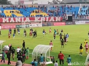 Ricuh Lawan Persibo, Deltras FC Didenda Rp 125 Juta-Pemain Dilarang Tampil Ricuh Lawan Persibo, Deltras FC Didenda Rp 125 Juta-Pemain Dilarang Tampil