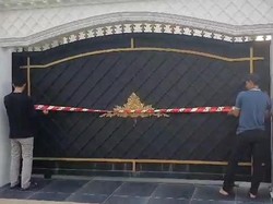 2 Rumah Mewah Deliar Disegel, Ada yang Ditempati Istri Mudanya