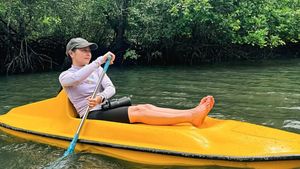 7 Foto Prilly Latuconsina di Hutan Mangrove Kaimana Papua, Cantik Tanpa Makeup