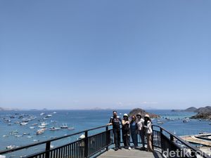 11.246 Turis Lihat Sunset Labuan Bajo di Puncak Waringin, Raup Cuan Rp 244 Juta 11.246 Turis Lihat Sunset Labuan Bajo di Puncak Waringin, Raup Cuan Rp 244 Juta
