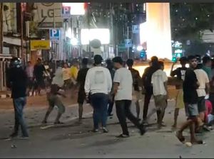 2 Kelompok Pemuda di Ambon Bentrok Dipicu Miras-Balap Liar 2 Kelompok Pemuda di Ambon Bentrok Dipicu Miras-Balap Liar