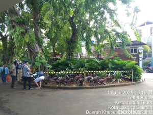 Tren Berburu Koin, Tebet Eco Park Dipasang Pembatas Cegah Tanaman Rusak