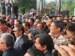 Hasto Keluar Gedung KPK Usai Diperiksa 3,5 Jam