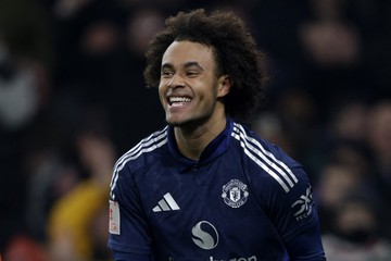 Zirkzee Tidak ke Mana-mana, Tetap di MU