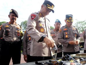 Cegah Pelanggaran, Kapolres Trenggalek Cek Senjata Api Anggota Cegah Pelanggaran, Kapolres Trenggalek Cek Senjata Api Anggota