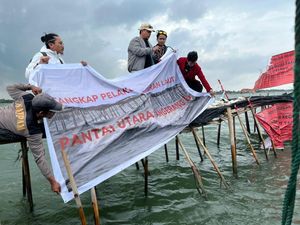 Ulasan Pakar Soal Ancaman Ekosistem di Balik Upaya Pemagaran Laut